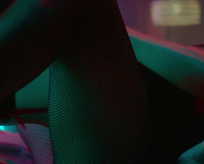 Charlize Theron  Sofia Boutella Getting To Know Each Other-Atomic Blonde. - Film nackt