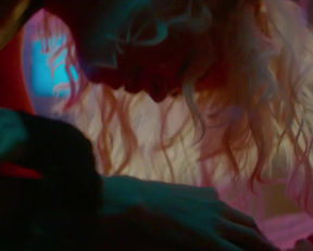 Charlize Theron  Sofia Boutella Getting To Know Each Other-Atomic Blonde. - Film nackt