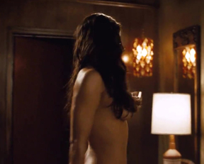 Paula Patton, Her Guns - 2 Guns