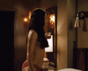 Paula Patton, Her Guns - 2 Guns