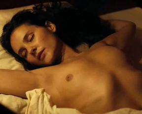 Virginie Ledoyen nude - Les Adieux à La Reine