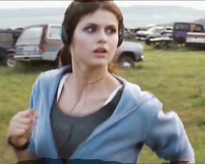 Alexandra Daddario sexy - Bereavement