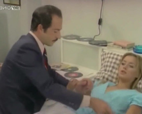 Gloria Guida sexy - Il Medico La Studentessa 1976