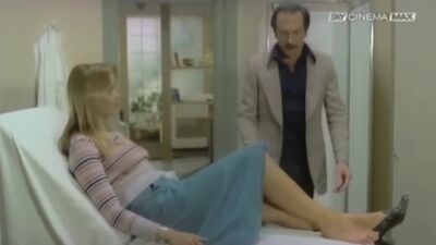 Gloria Guida sexy - Il Medico La Studentessa 1976