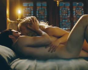 Emilia Clarke nude - Game Of Thrones