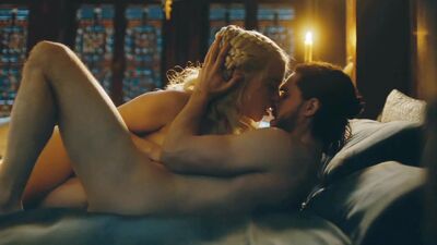 Emilia Clarke nude - Game Of Thrones