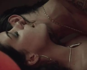 Anne Hathaway nude - In Havoc