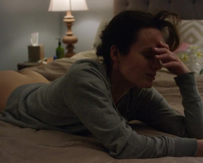 Elizabeth Reaser Backplot ass - Easy