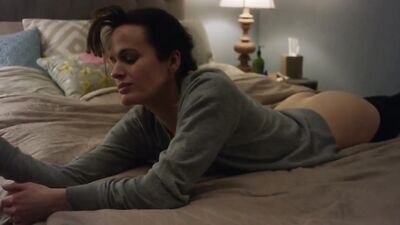Elizabeth Reaser Backplot ass - Easy