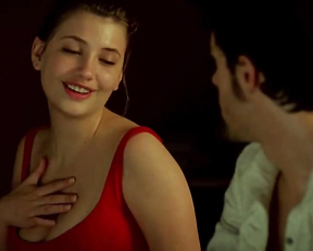 Miriam Giovanelli sexy