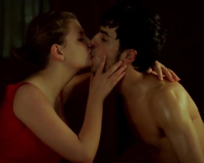 Miriam Giovanelli sexy