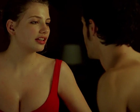 Miriam Giovanelli sexy