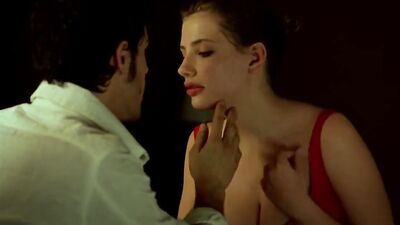 Miriam Giovanelli sexy