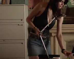 Alexandra Daddario sexy - Parenthood