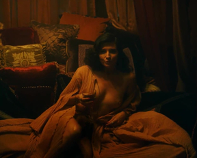 Amara Zaragoza - Strange Angel - S01E07 - Film nackt