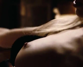 Elena Anaya And Natasha Yarovenko In Room In Rome - Film nackt