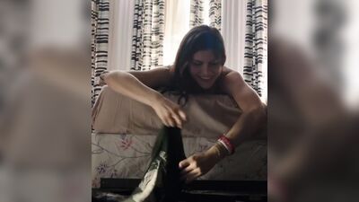Alexandra Daddario In Baked In Brooklyn - Film nackt