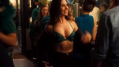 Plot Reel: Gillian Jacobs And Alison Brie - Film nackt