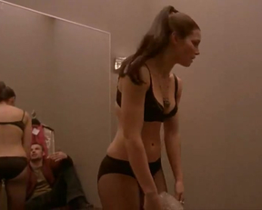 Jessica Biel In 'London' - Film nackt