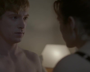 Hayley Atwell Checking If Domhnall Gleeson's Character Had A Physical Response Was Actually An Important Plot Point In Black Mirror - Film nackt
