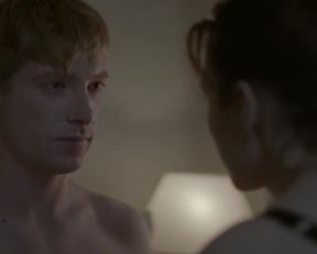 Hayley Atwell Checking If Domhnall Gleeson's Character Had A Physical Response Was Actually An Important Plot Point In Black Mirror - Film nackt