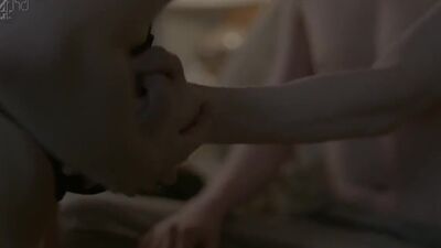 Hayley Atwell Checking If Domhnall Gleeson's Character Had A Physical Response Was Actually An Important Plot Point In Black Mirror - Film nackt