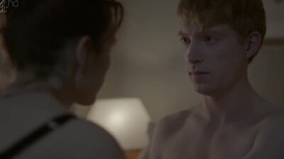 Hayley Atwell Checking If Domhnall Gleeson's Character Had A Physical Response Was Actually An Important Plot Point In Black Mirror - Film nackt