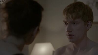 Hayley Atwell Checking If Domhnall Gleeson's Character Had A Physical Response Was Actually An Important Plot Point In Black Mirror - Film nackt