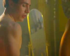 Gracie Gilbert - Underbelly - S06E05 - Film nackt