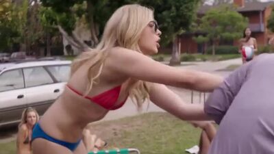 Chloe Grace Moretz In 'Neighbors 2' - Film nackt