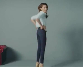 Gal Gadot, Castro Jeans Commercial - Film nackt
