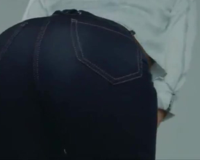 Gal Gadot, Castro Jeans Commercial - Film nackt