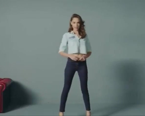 Gal Gadot, Castro Jeans Commercial - Film nackt