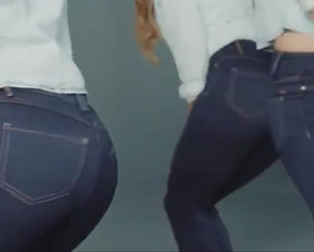 Gal Gadot, Castro Jeans Commercial - Film nackt