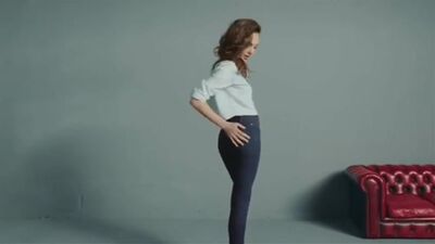 Gal Gadot, Castro Jeans Commercial - Film nackt