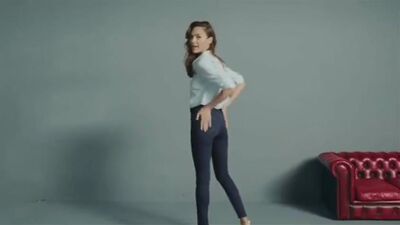 Gal Gadot, Castro Jeans Commercial - Film nackt