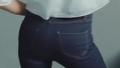 Gal Gadot, Castro Jeans Commercial - Film nackt