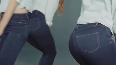 Gal Gadot, Castro Jeans Commercial - Film nackt