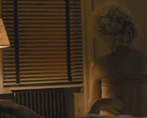 Maggie Gyllenhaal In Deuce - Film nackt