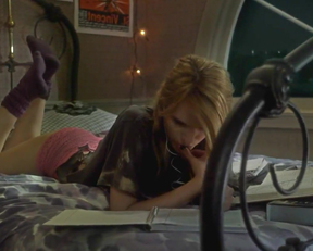 Bella Thorne's Ass From Newest Amityville Movie - Film nackt