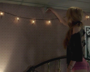 Bella Thorne's Ass From Newest Amityville Movie - Film nackt