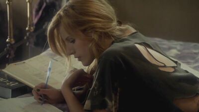 Bella Thorne's Ass From Newest Amityville Movie - Film nackt