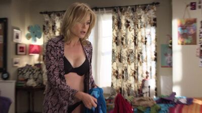 Julie Bowen - Modern Family - Film nackt
