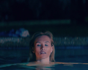 Nicky Whelan In Inconceivable - Film nackt