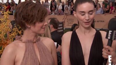 Breast Envy Between The Mara Sisters During The E! Red Carpet Pre Show - Film nackt