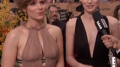 Breast Envy Between The Mara Sisters During The E! Red Carpet Pre Show - Film nackt