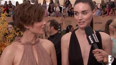 Breast Envy Between The Mara Sisters During The E! Red Carpet Pre Show - Film nackt