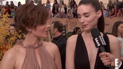 Breast Envy Between The Mara Sisters During The E! Red Carpet Pre Show - Film nackt