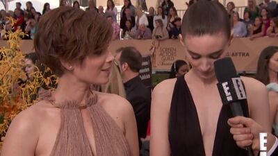 Breast Envy Between The Mara Sisters During The E! Red Carpet Pre Show - Film nackt