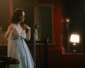 Rachel Brosnahan In 'The Marvelous Mrs. Maisel' - Film nackt